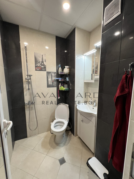 Fully furnished and renovated two -bedroom apartment