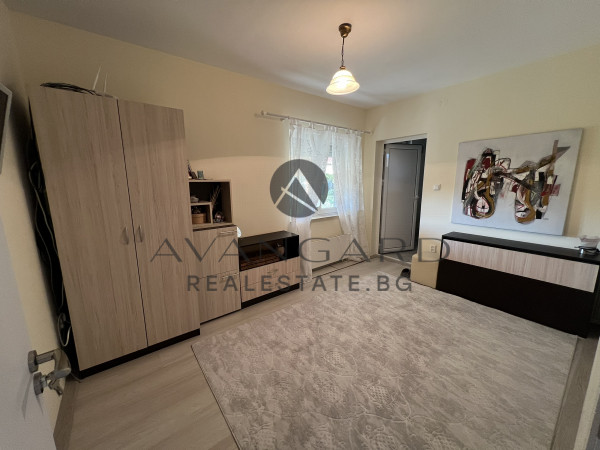 FULLY FURNISHED HOUSE WITH GARAGE IN MOMINO VILLAGE