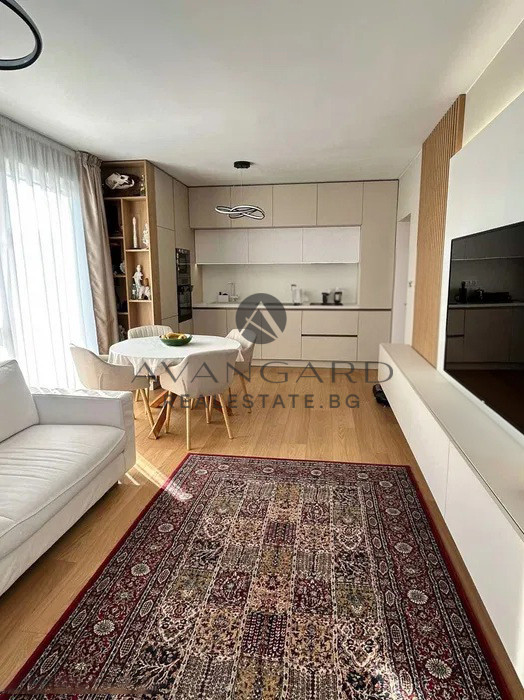 Furnished three-room apartment / Ostromila