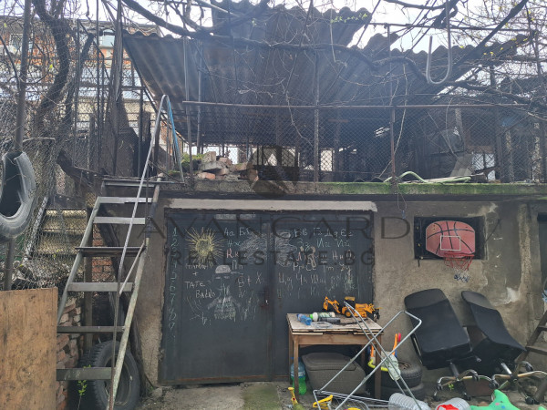 Етаж от Къща с гараж / Захарна Фабрика