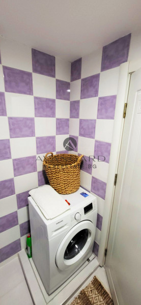 CENTRAL STATION! THREE BEDROOM FURNISHED!