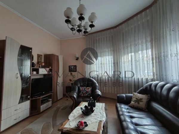 ЕТАЖ ОТ КЪЩА / СТАРИЯ ГРАД