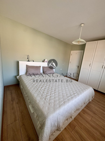 Етаж от къща + двустаен партерен апартамент