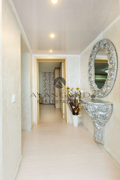 НАПЪЛНО ОБЗАВЕДЕНА къща с ДВЕ спални  в Оризари