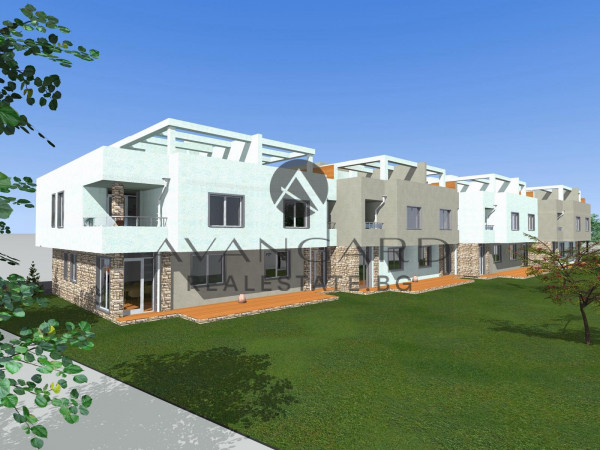 House with 3 bedrooms, 42 sq.m. Living room and 2 parking spaces in Zlatitrap