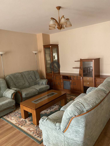 Multi -Apartment / Thursday Market