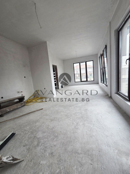 EXCLUSIVE!!! HOUSE IN S. MANOLE !!! THREE BEDROOMS!!! YARD !!!ACT 16 !!!