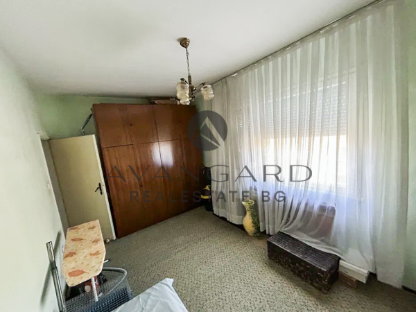 ТРИСТАЕН С РЕАЛНА КВАДРАТУРА !