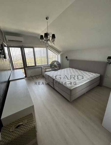 ОБЗАВЕДЕНА КЪЩА В с.БРЕСТНИК