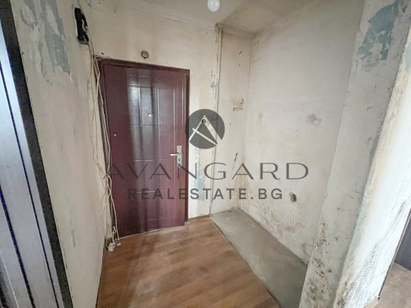 ДВУСТАЕН С ТРИ ОТДЕЛНИ СТАИ / КЮЧУК ПАРИЖ