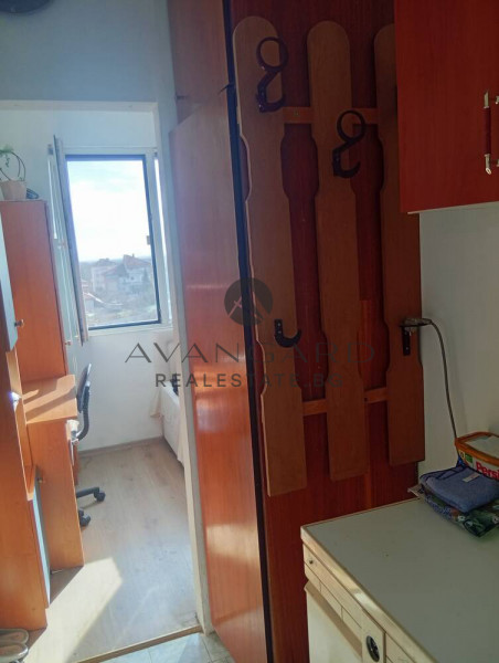 ДВУСТАЕН ОБЗАВЕДЕН АПАРТАМЕНТ! КОМАТЕВО!