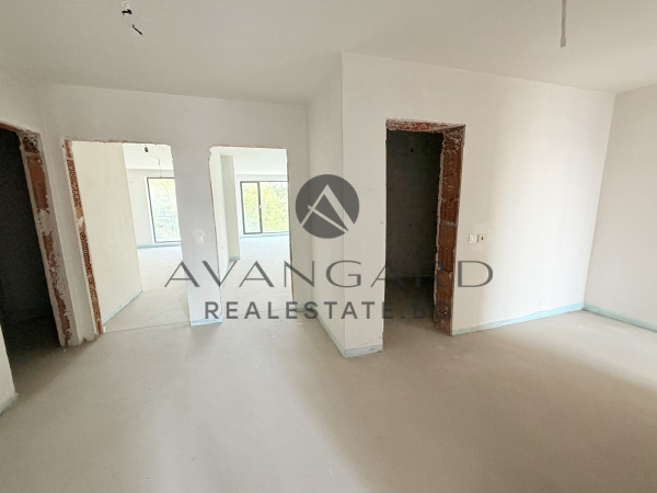 FOUR-BEDROOM APARTMENT NEAR ROWING CANAL