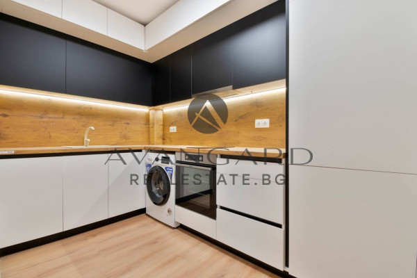 ДВУСТАЕН ОБЗАВЕДЕН / Остромила