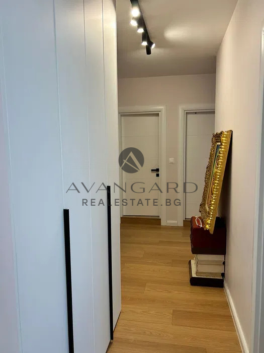 Furnished three-room apartment / Ostromila