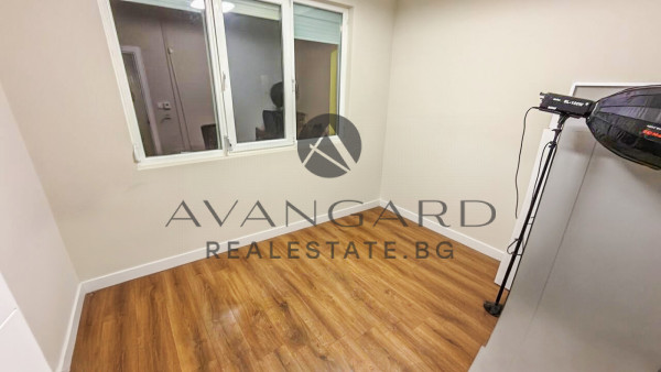 Еднофамилна КЪЩА с ДВЕ ПОКРИТИ ПАРКОМЕСТА/ Гребна база