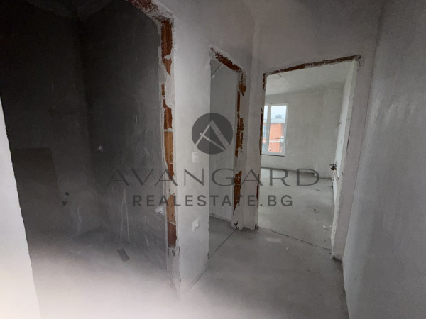 TWO-ROOM APARTMENT IN FRONT OF AKT15! THE BREAKER!