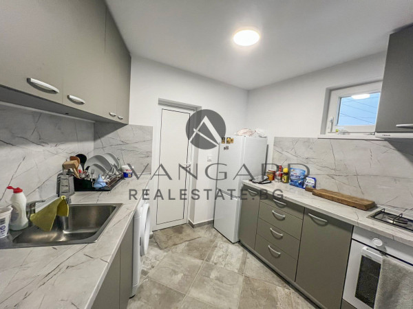 Двуетажна къща с. Брестовица