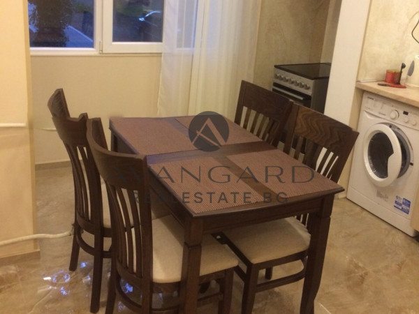 ОТРЕМОНТИРАН ДВУСТАЕН С ТРИ ОТДЕЛНИ СТАИ !