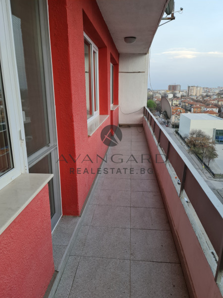 ИЗГОДЕН ТРИСТАЕН АПАРТАМЕНТ! КЪРШИЯКА!