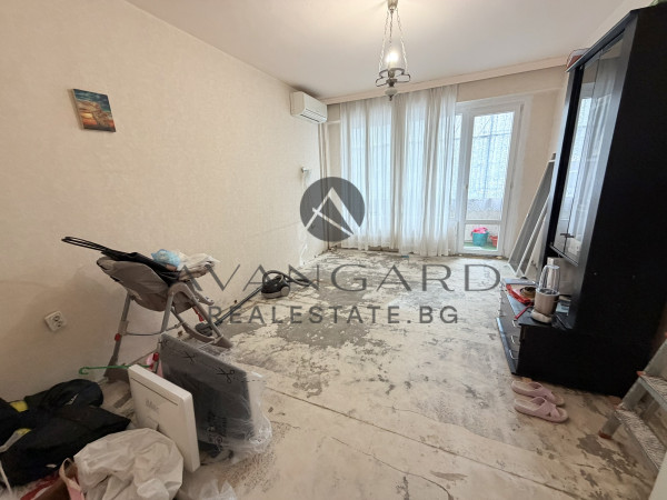 САНИРАН ДВУСТАЕН С ТРИ ОТДЕЛНИ СТАИ !