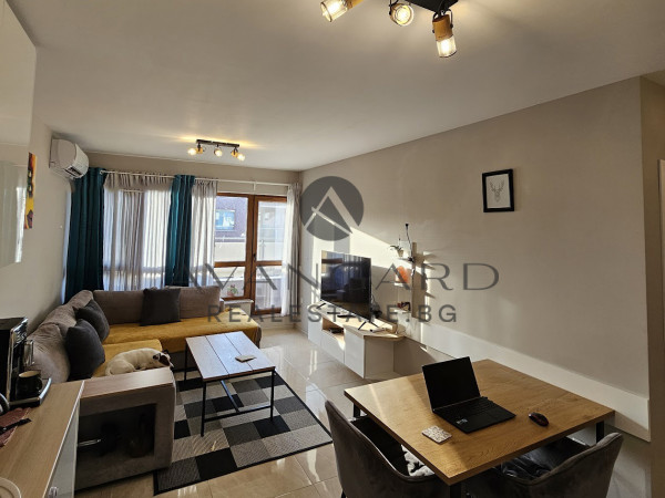 ДВУСТАЕН ОБЗАВЕДЕН / ЮЖЕН