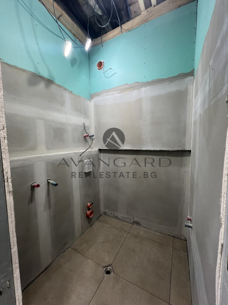 ДВУЕТАЖНА КЪЩА НА СУПЕРЦЕНТЪР ДО КАПАНА