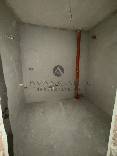 ИЗГОДЕН ТРИСТАЕН С АКТ 16 !!