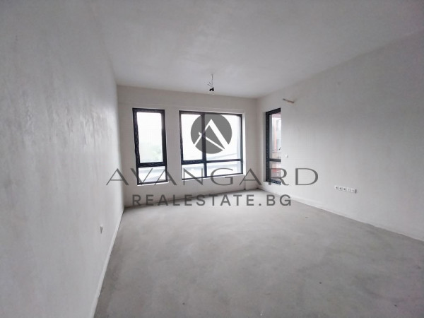 АКТ 16! Тристаен апартамент С 34 кв.м. ХОЛ / Младежки Хълм