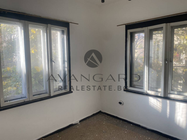 ЧЕТИРИСТАЕН АПАРТАМЕНТ В КАМЕНИЦА 1