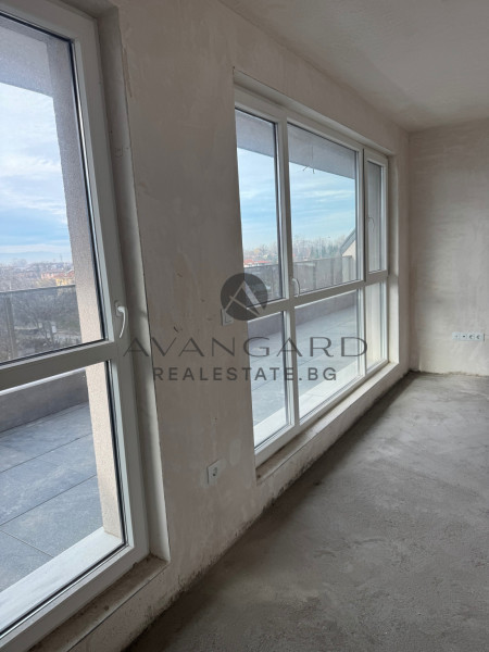 ТРИСТАЕН АПАРТАМЕНТ! ГРЕБНА БАЗА!