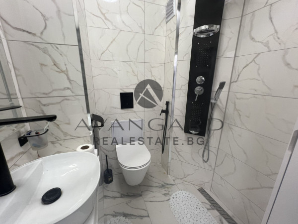 ДВУСТАЕН РЕАЛНА КВАДРАТУРА