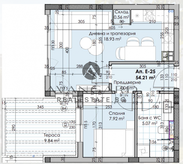 Двустаен апартамент в малка сграда / Остромила