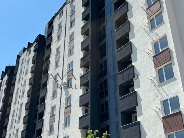 Two -bedroom apartment in front of Act 14