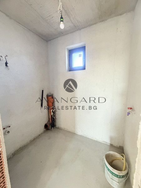 САМОСТОЯТЕЛНА КЪЩА В ЗЛАТИТРАП С АКТ 16