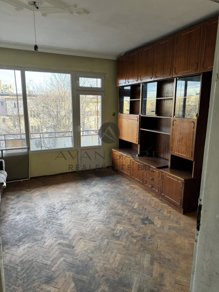 Тристаен РЕАЛНА КВАДРАТУРА