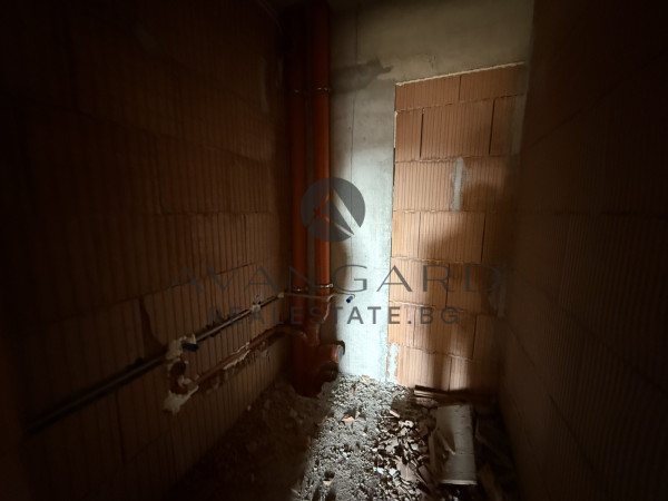 Two -bedroom apartment! Youth hill!