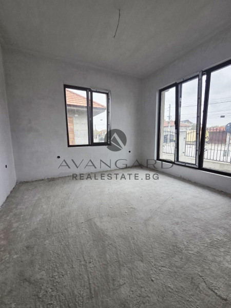 EXCLUSIVE!!! HOUSE IN S. MANOLE !!! THREE BEDROOMS!!! YARD !!!ACT 16 !!!