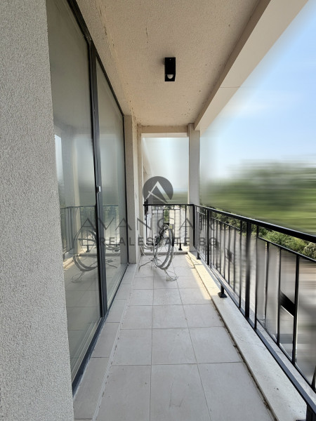 FOUR-BEDROOM APARTMENT NEAR ROWING CANAL