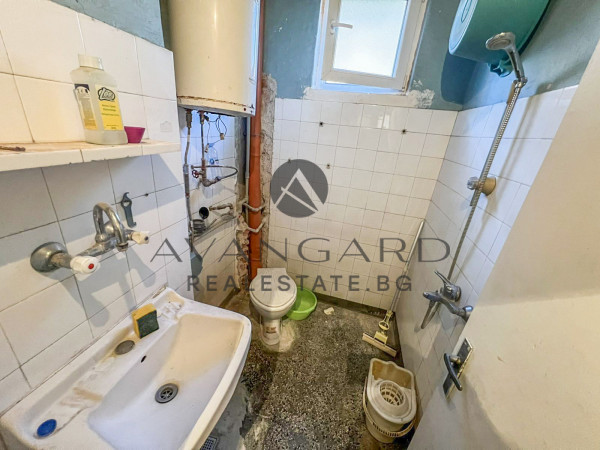 ТРИСТАЕН С ЧЕТИРИ ОТДЕЛНИ СТАИ! СЪДИЙСКИ!