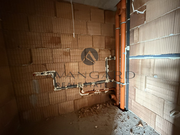 Two -bedroom apartment! Youth hill!