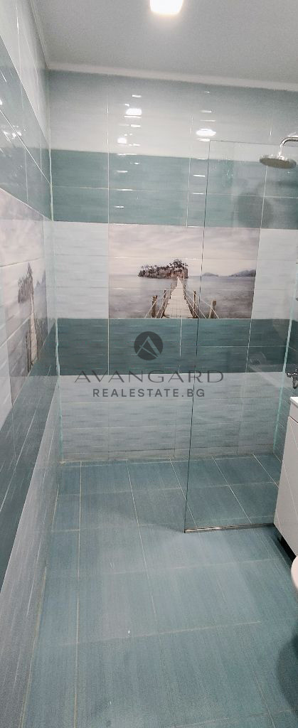 Тристаен с реална квадратура/ Кючук Париж