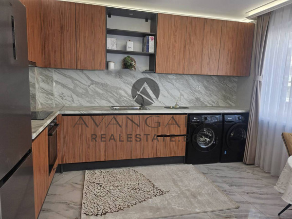 Двустаен апартамент м-н Слънчеви лъчи