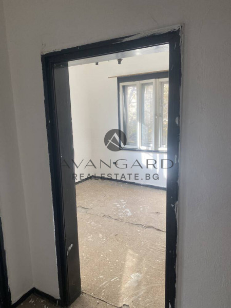 ЧЕТИРИСТАЕН АПАРТАМЕНТ В КАМЕНИЦА 1