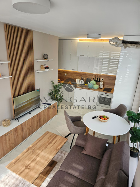 ТРИСТАЕН ОБЗАВЕДЕН АПАРТАМЕНТ! СМИРНЕНСКИ!