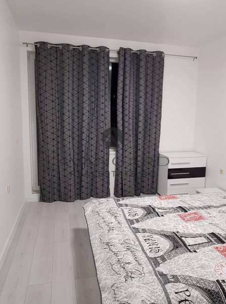 Maisonette / South Exposition / Center