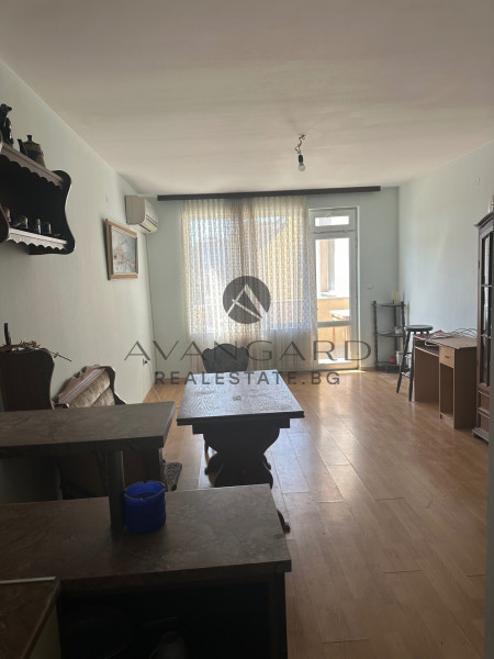 One-bedroom apartment next to Kamenitsa Park