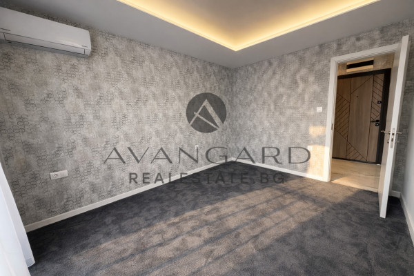 ЛУКСОЗНО ОБЗАВЕДЕН ТРИСТАЕН АПАРТАМЕНТ !!