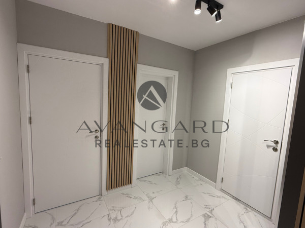 Двустаен луксозен / Остромила