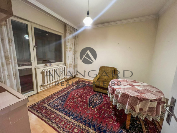 Тристаен РЕАЛНА КВАДРАТУРА