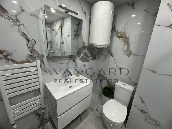 Стилно обзаведен тристаен / Мараша